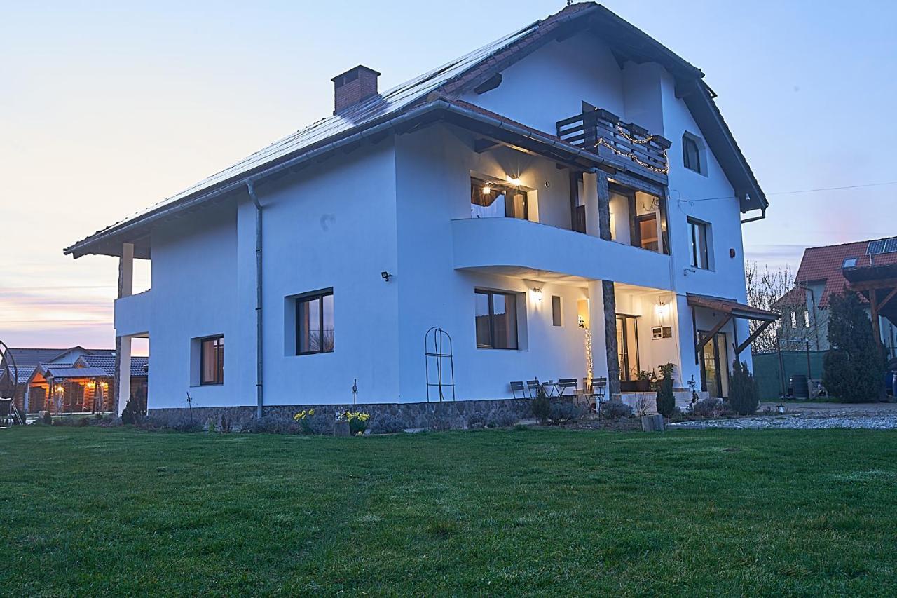 Insula Christiana Hotel Cristian  Buitenkant foto