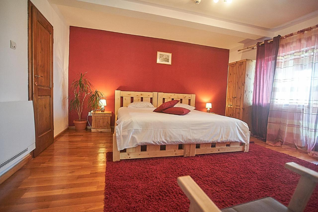 Insula Christiana Hotel Cristian  Buitenkant foto