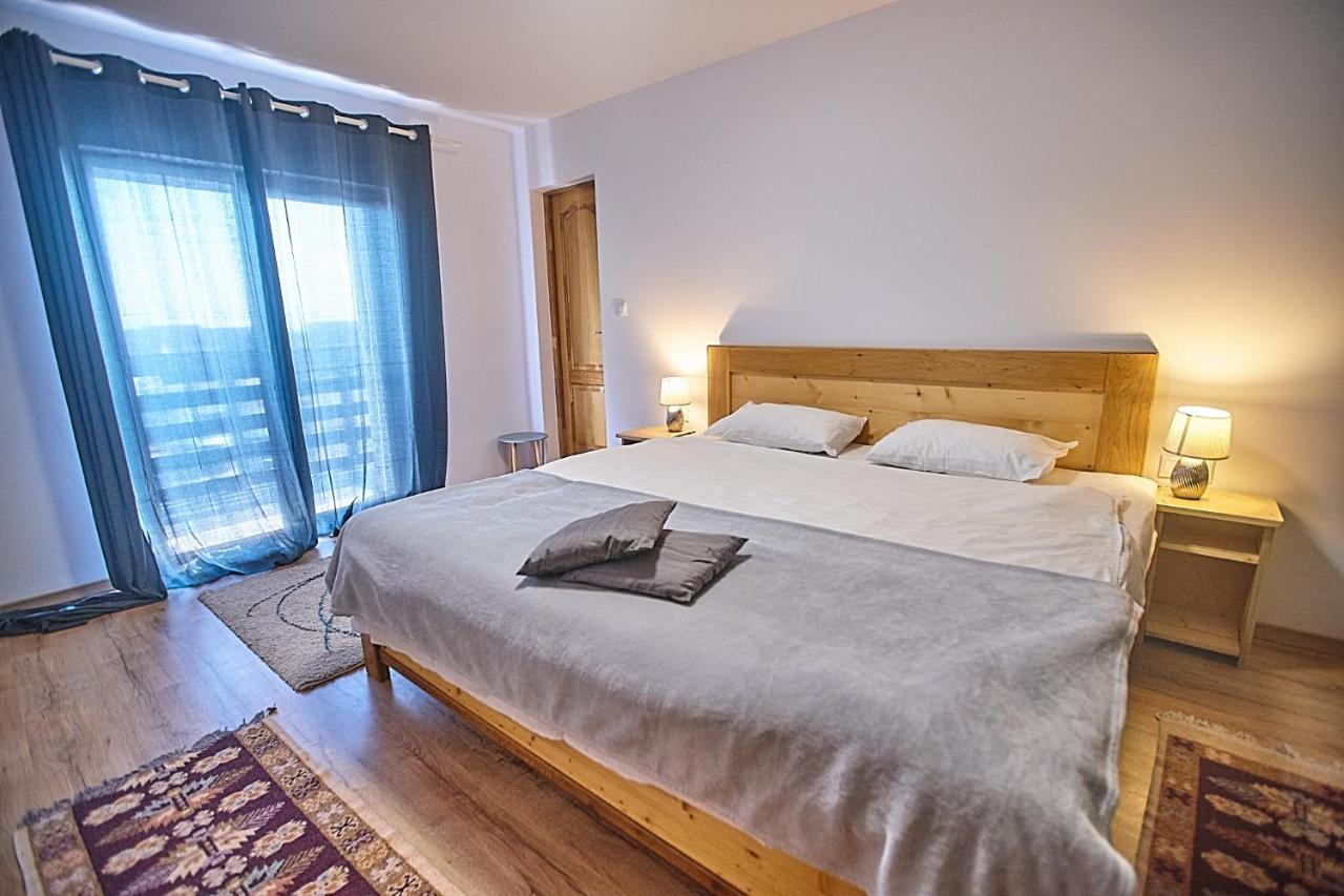 Insula Christiana Hotel Cristian  Buitenkant foto