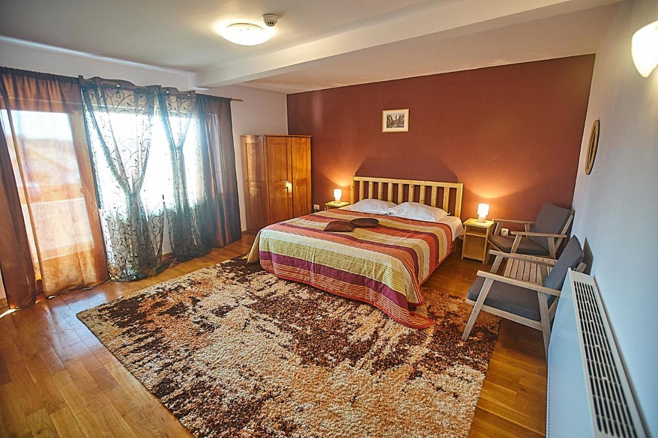 Insula Christiana Hotel Cristian  Buitenkant foto